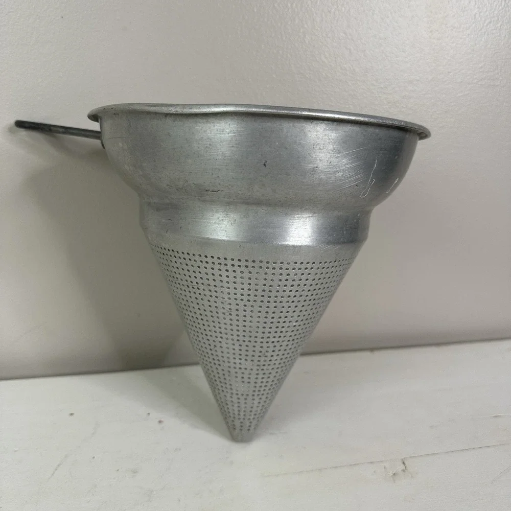 Vintage 50's NO462 USA Wearever Aluminum Cone Sieve Colander Strainer (no stand)
